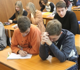 Сотрудники заповедника Кузнецкий Алатау провели лекцию для учащихся гимназии Междуреченска